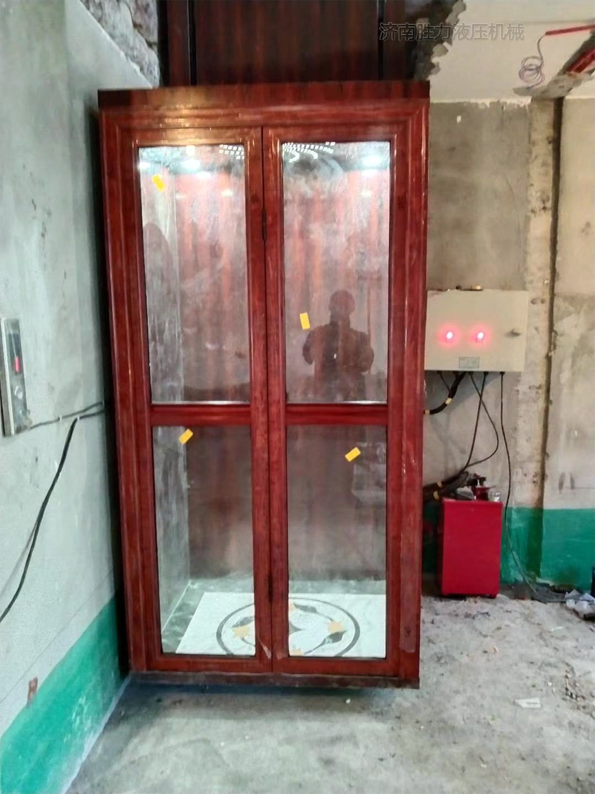 家用小型電梯在西安安裝完畢！